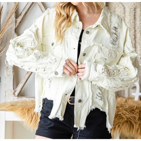 Oli & Hali Jackets & Blazers - Women's Oli & Hali Cream Distressed Jean Jacket L